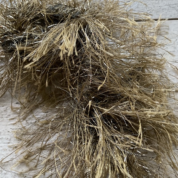 The Great Adirondack Yarn Co Whiskers Moss Eyelash Yarn Metallic CarryAlong - Picture 7 of 8